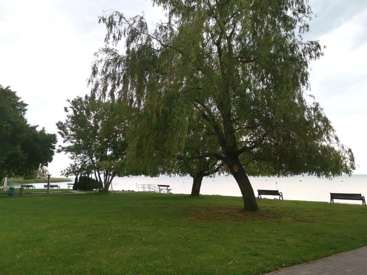 Balcsi1 Apartment Balatonfůzfő Екстериор снимка